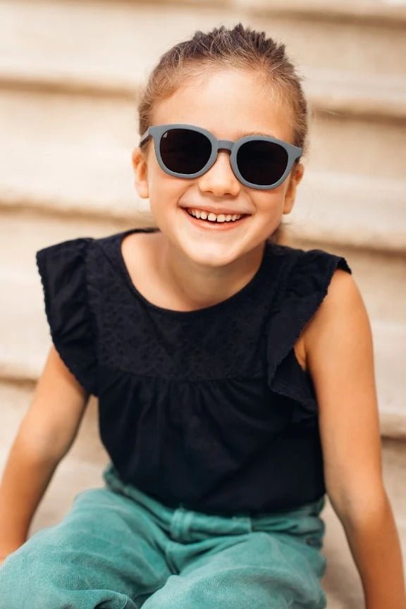 BÉABA Sonnenbrille Sunny "Mineralgrau" 4 - 6 Jahre - Siliblu Boutique & Atelier