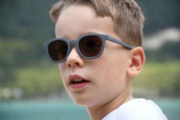 BÉABA Sonnenbrille Sunny "Mineralgrau" 4 - 6 Jahre - Siliblu Boutique & Atelier