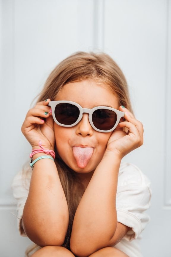 BÉABA Sonnenbrille Sunny "Samtgrau" 4 - 6 Jahre - Siliblu Boutique & Atelier