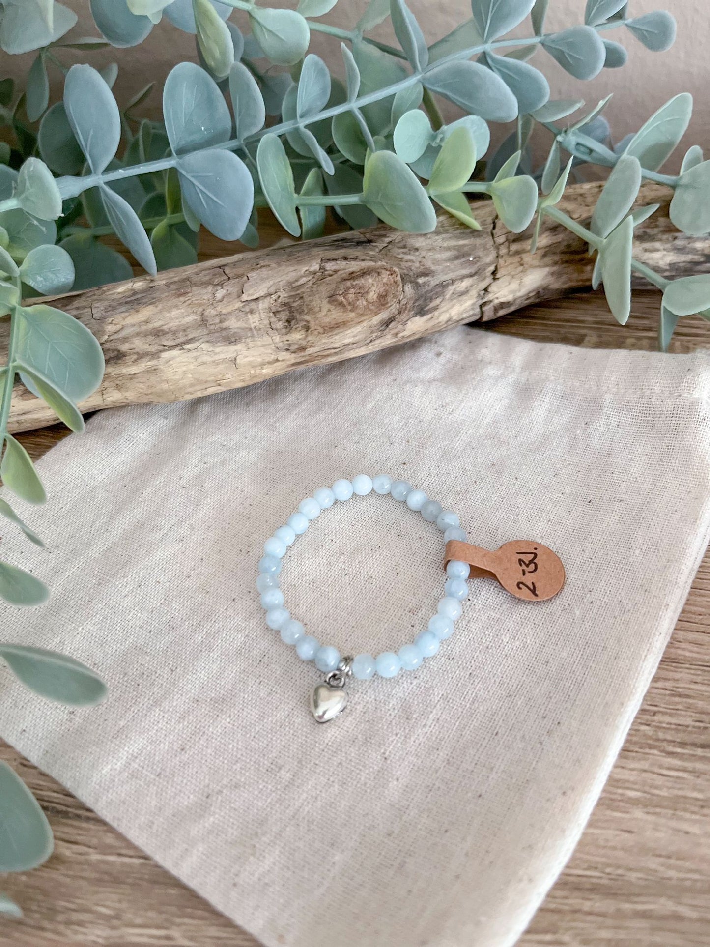 "Kids" Naturstein-Armband Hellblau mit Herzanhänger 2-3 Jahre - Siliblu Boutique & Atelier