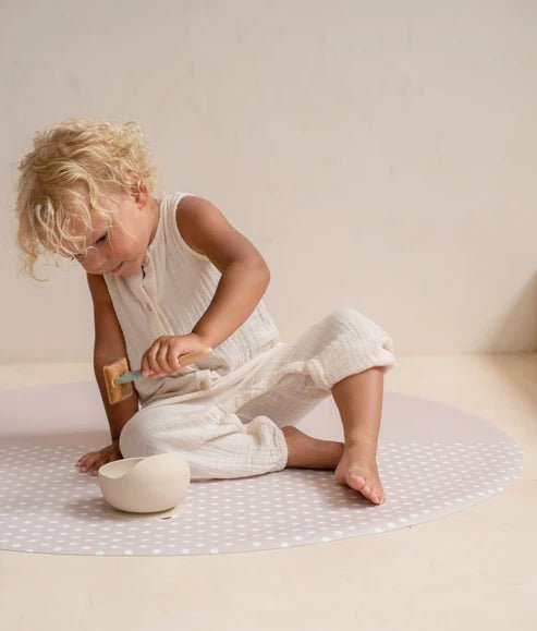 Toddlekind Bodenschutzmatte "Splat Mat Spotted" Clay - Siliblu Boutique & Atelier