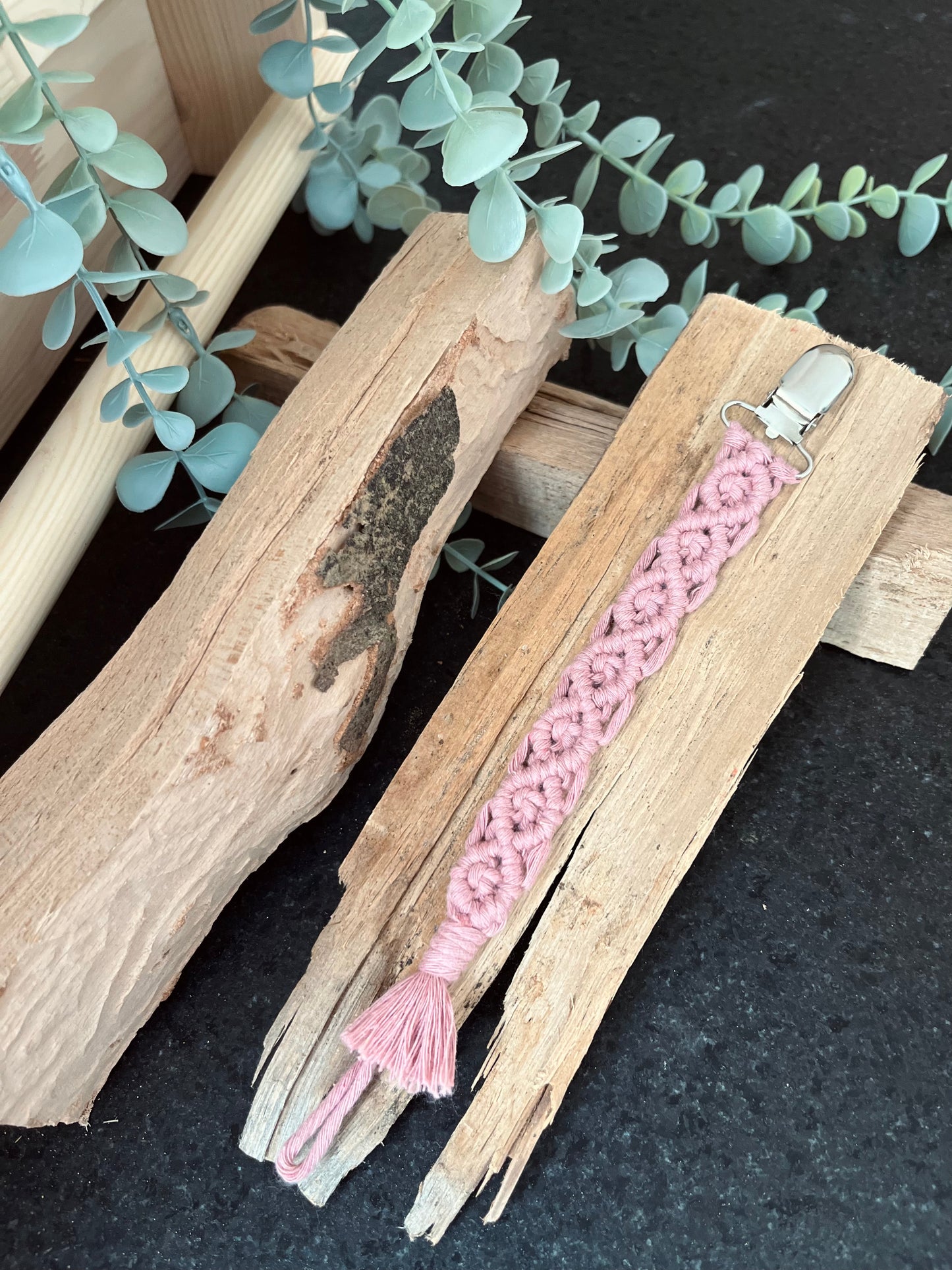 Makramee Schnullerkette "Blush"