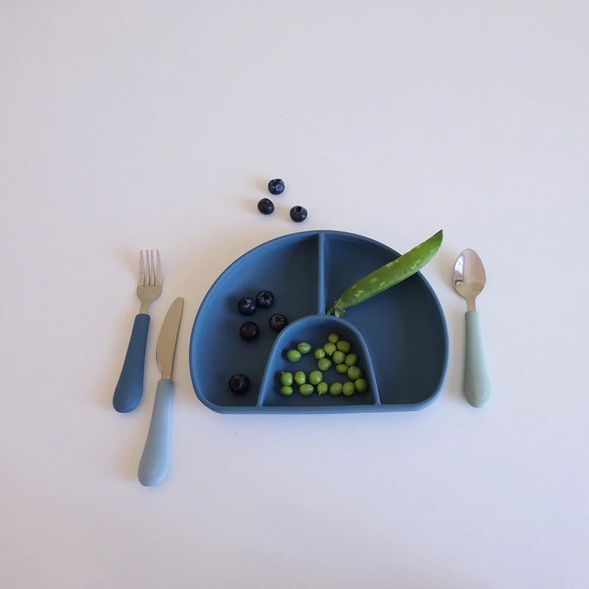 Cam Cam Copenhagen Regenbogenteller mit 3 Fächern "Midnight Blue" - Siliblu Boutique & Atelier