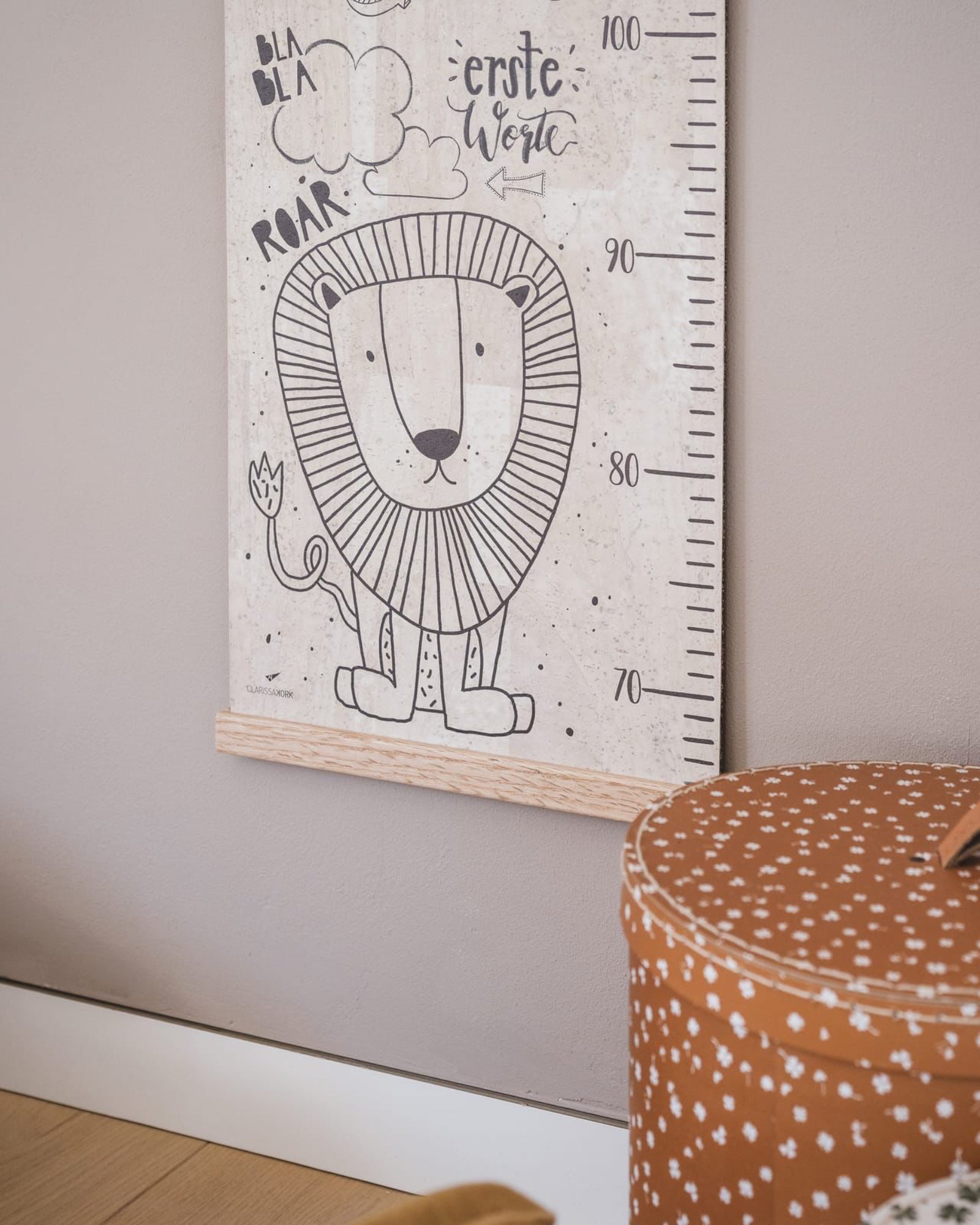 CLARISSAKORK Messlatte "Little Lion Creme" - Siliblu Boutique & Atelier