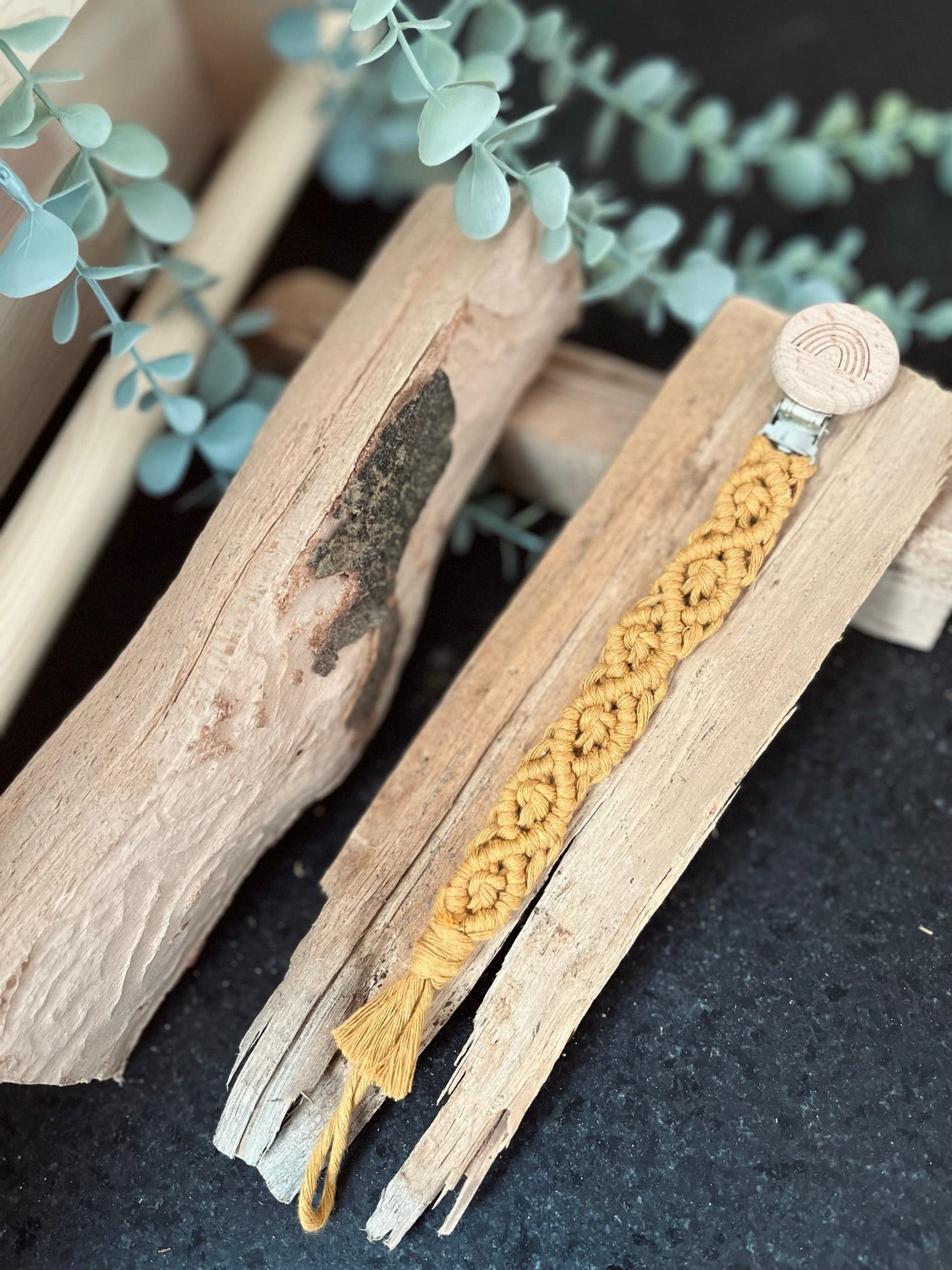 Makramee Schnullerkette "Senf" - Siliblu Boutique & Atelier