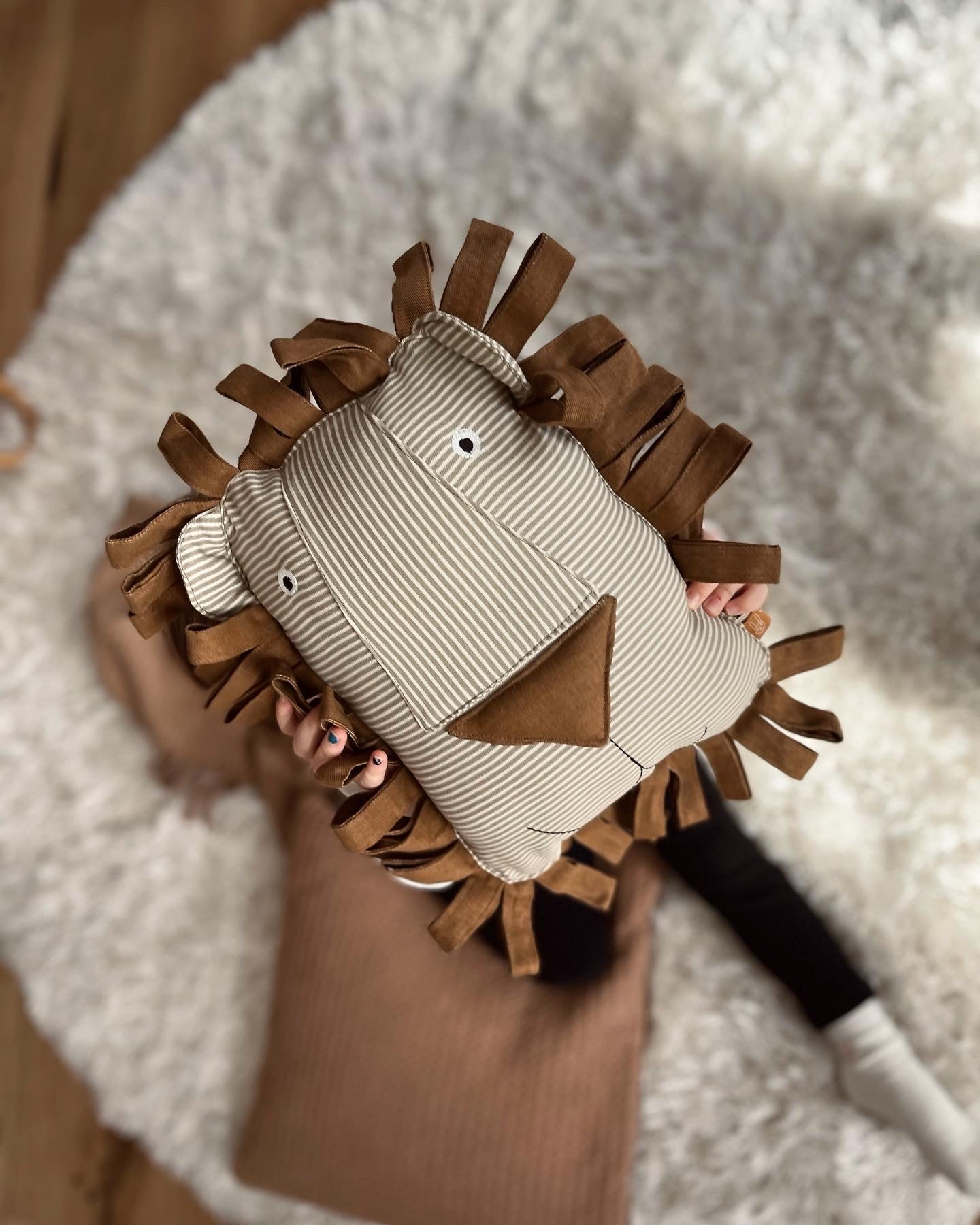 OYOY Kuschelkissen "Lobo Lion" - Siliblu Boutique & Atelier