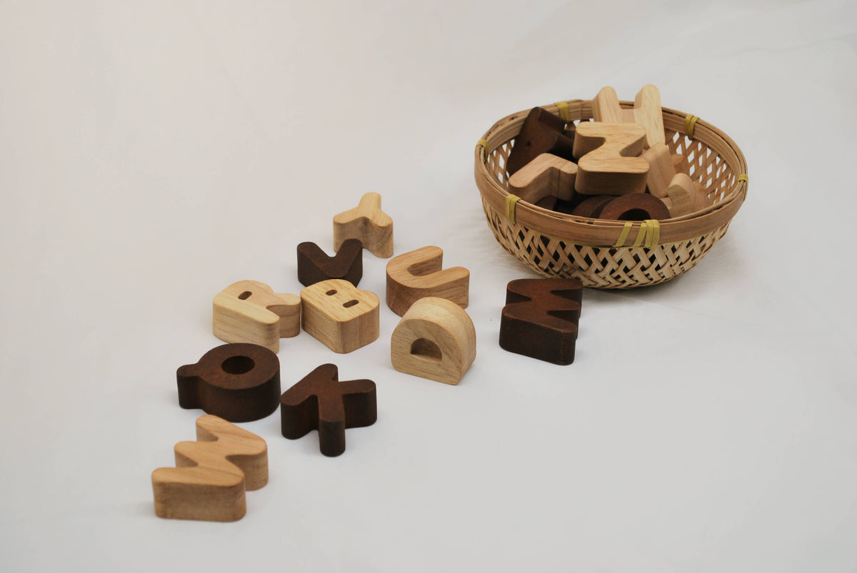 2 - Farbige Großbuchstaben, 26 - teiliges Set / Sensoryplay - Siliblu Boutique &amp; Atelier