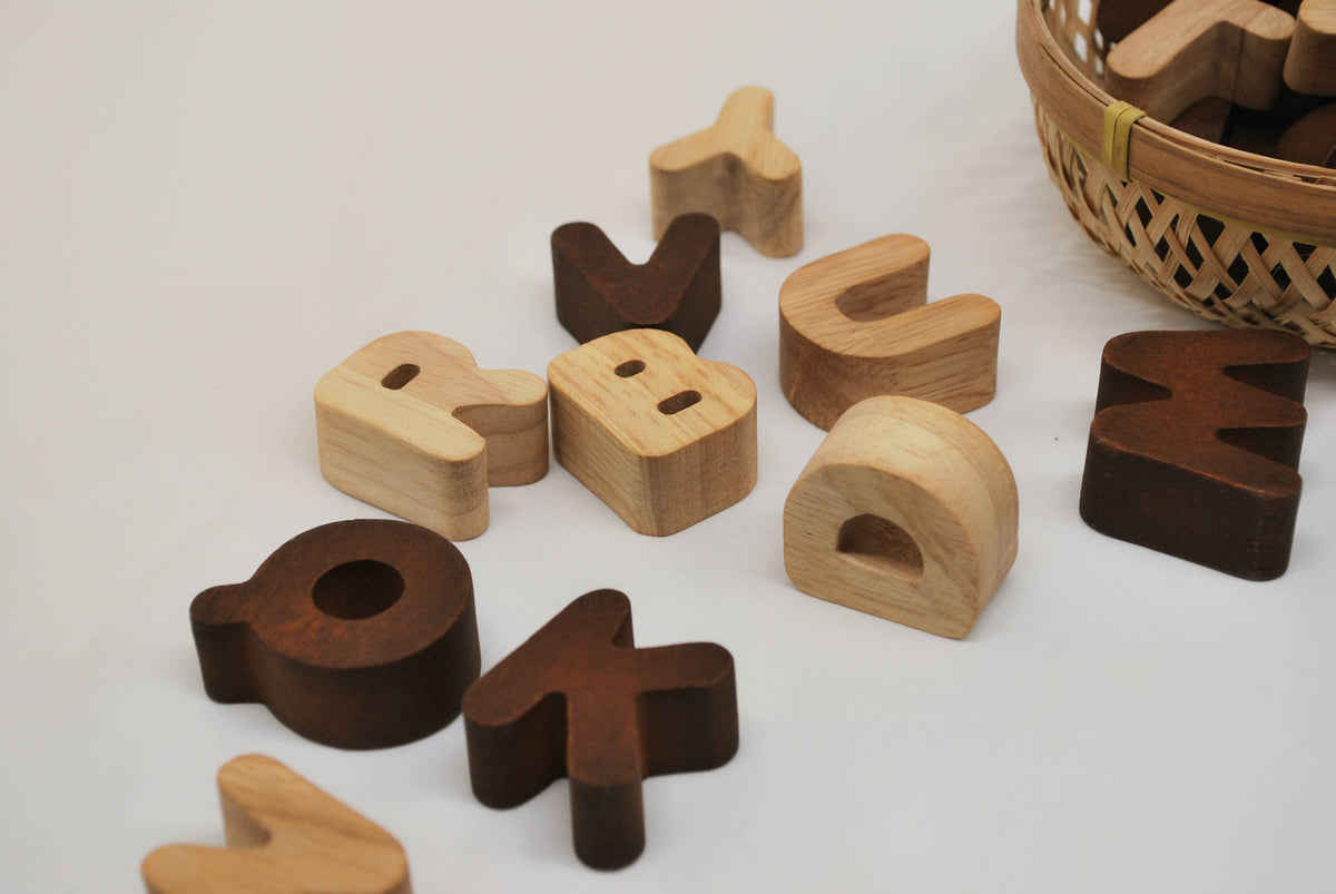 2 - Farbige Großbuchstaben, 26 - teiliges Set / Sensoryplay - Siliblu Boutique &amp; Atelier