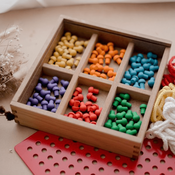 Froebel Steck - und Schnürbrett - Siliblu Boutique & Atelier