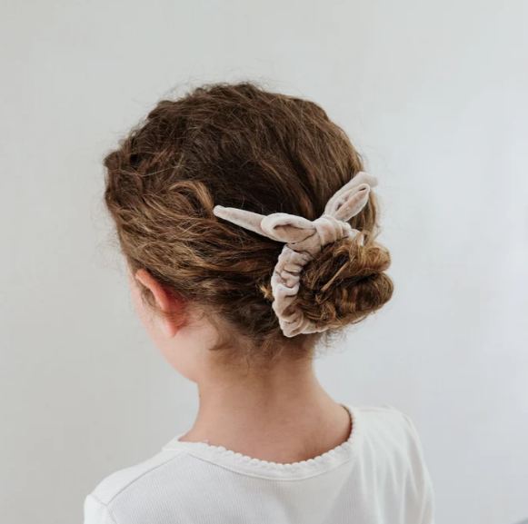 Mimi &amp; Lula Christmas Velvet Bow Scrunchies - Siliblu Boutique &amp; Atelier