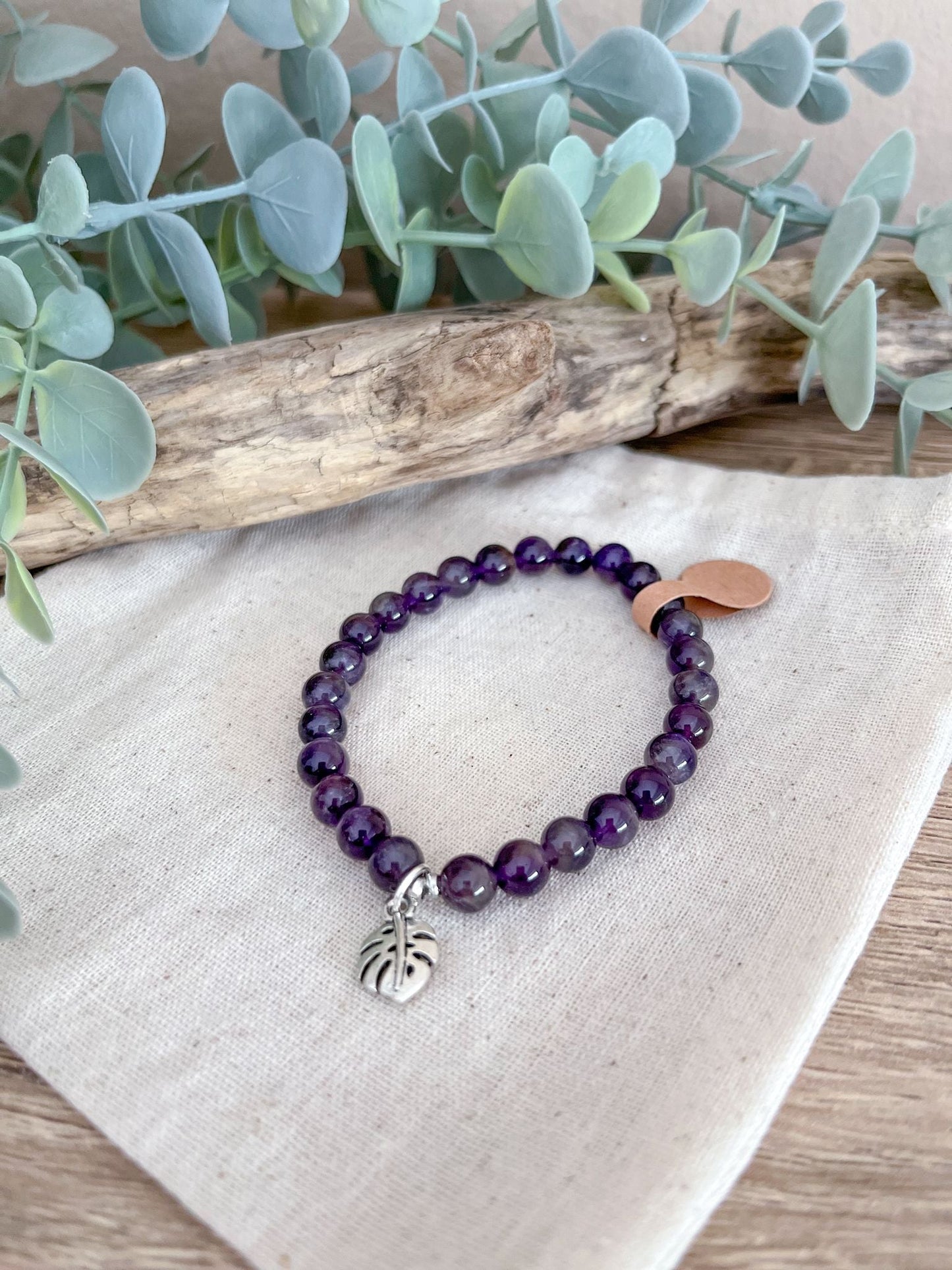 Naturstein-Armband Dunkelviolett mit Blattanhänger - Siliblu Boutique & Atelier