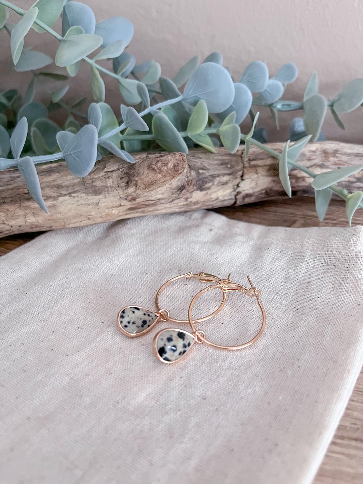 Ohrringe vergoldet mit Beige - Schwarzem Naturstein - Siliblu Boutique &amp; Atelier