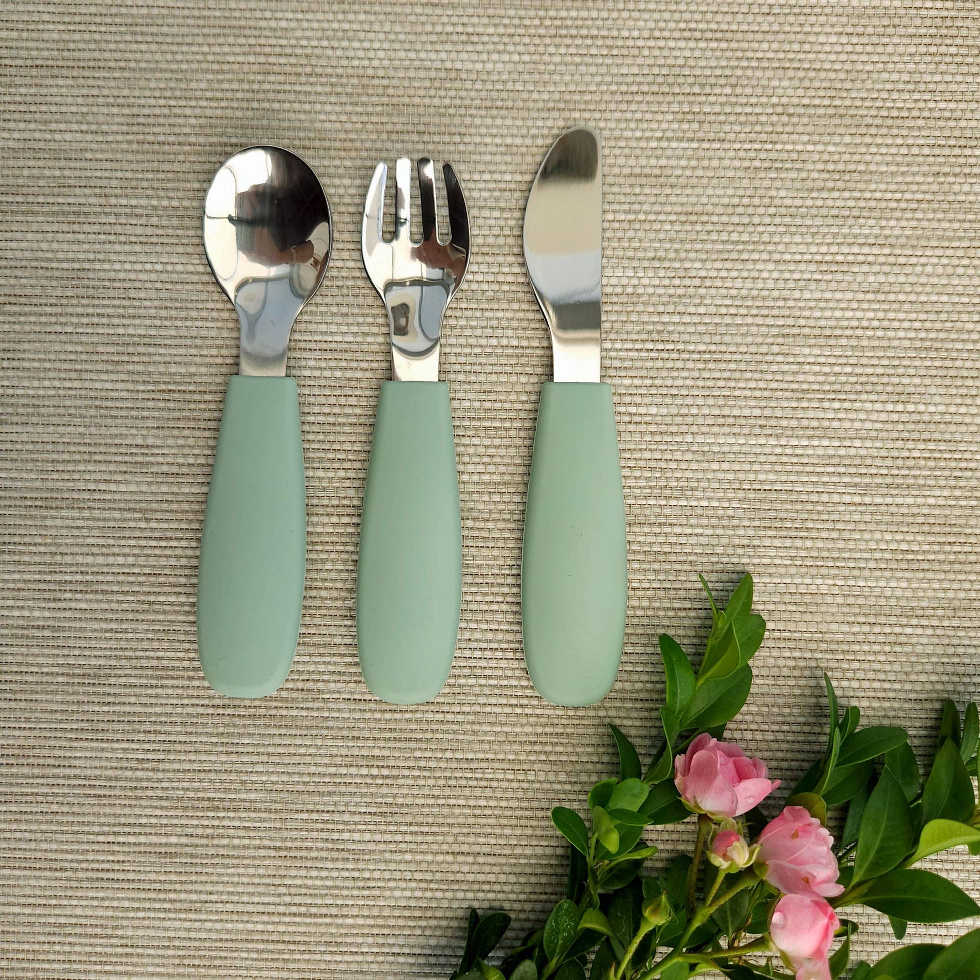 Summerville organic Kinderbesteck Silikonstahl - Cameo Green - Siliblu Boutique & Atelier