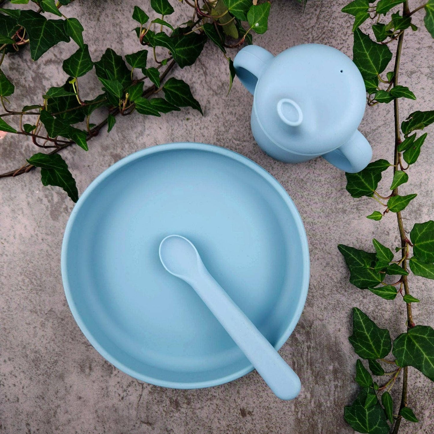 Summerville organic Teller und Löffel aus Silikon, Steinblau - Siliblu Boutique & Atelier