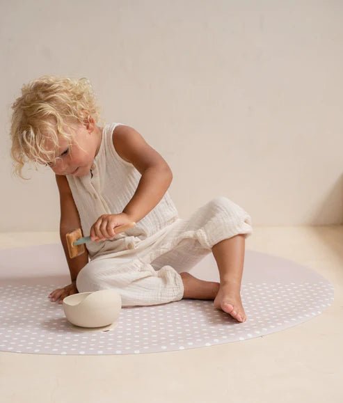 Toddlekind Bodenschutzmatte "Splat Mat Spotted" Clay - Siliblu Boutique & Atelier