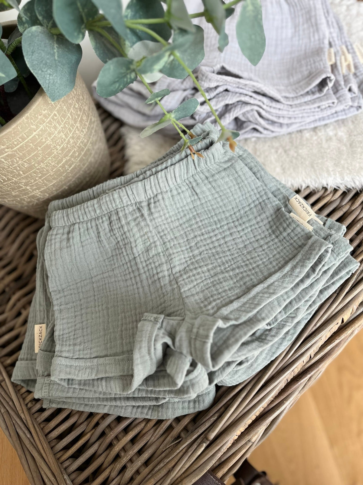 FRICKZACK Musselinshorts "Grau &amp; Mint" - Siliblu Boutique &amp; Atelier