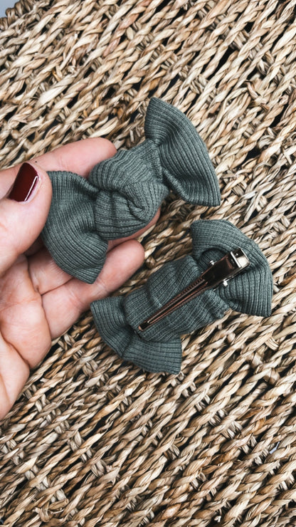 Neyla Bow Double Clip "Forest" - Siliblu Boutique &amp; Atelier