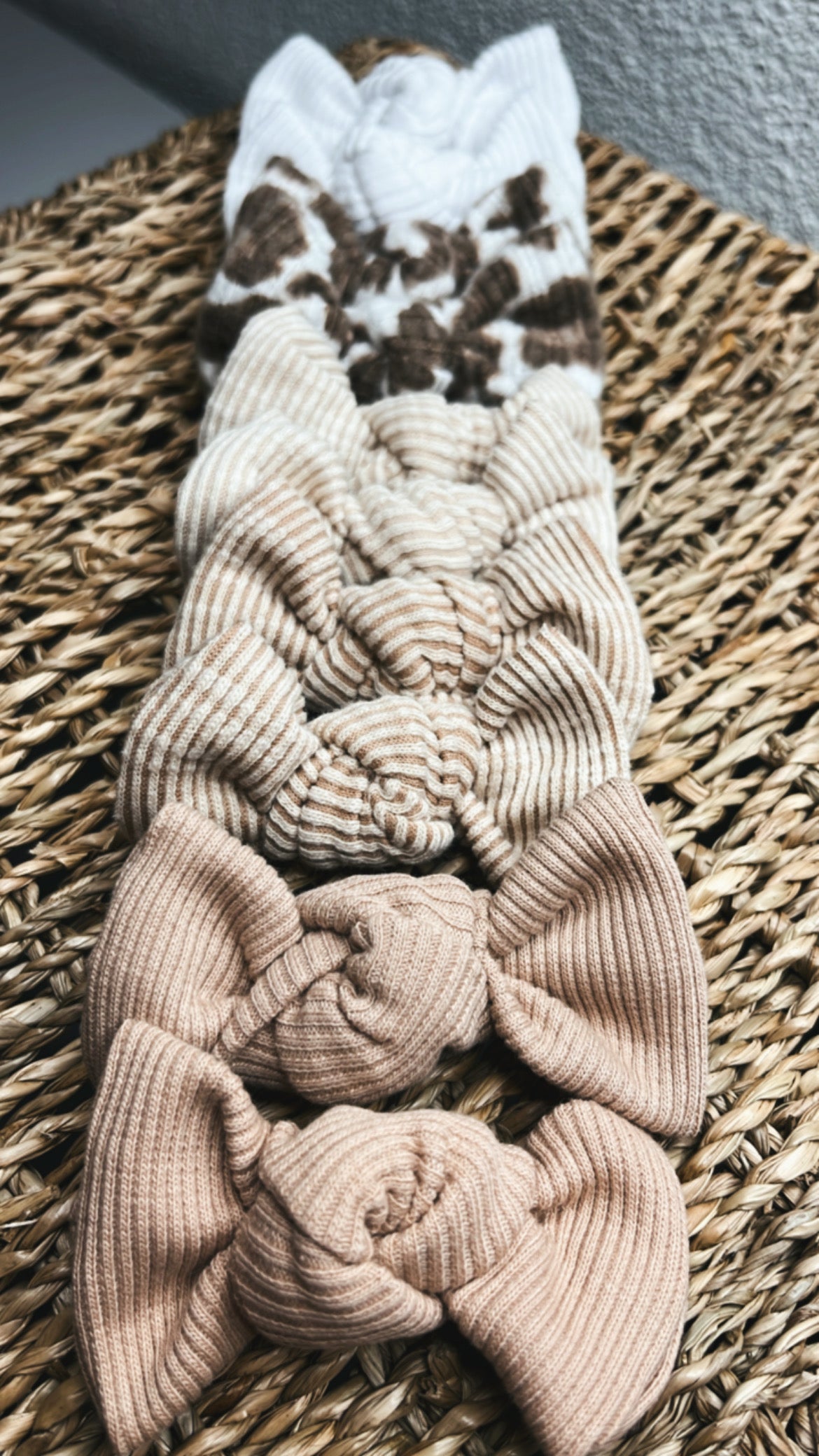 Neyla Bow Double Clip "White Stone Wash" - Siliblu Boutique &amp; Atelier